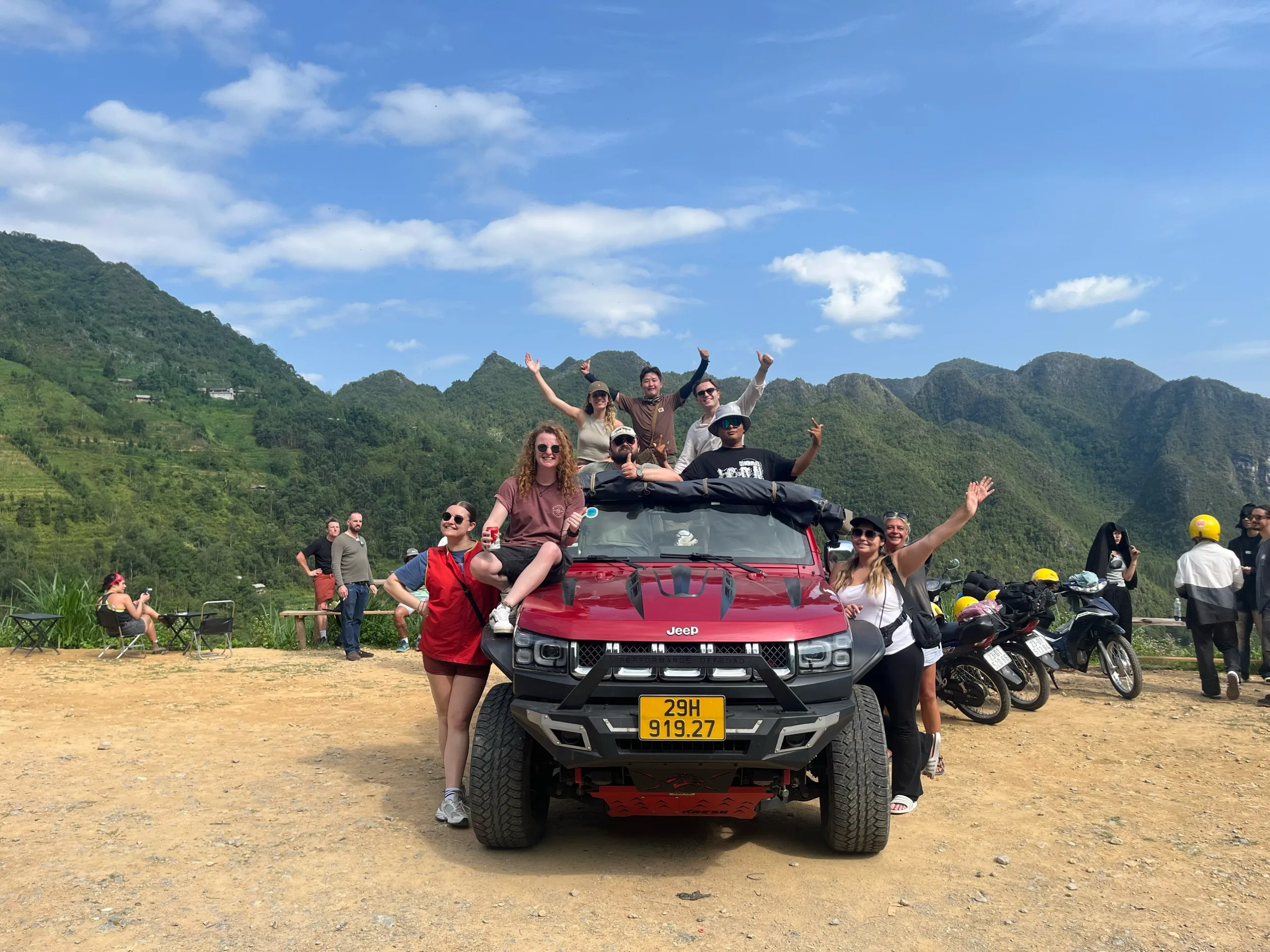 Why consider visiting the Ha Giang Loop by car? Wild, authentic, yet comfortable 1 ha giang loop by car